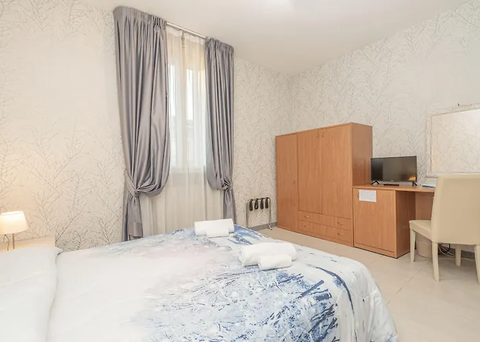 多纳泰罗酒店 3*